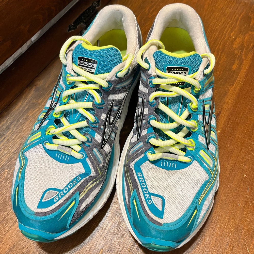 Brooks Transcend Ultimate Ride Size 8 Aqua/Neon yellow
